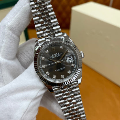 M - Watch