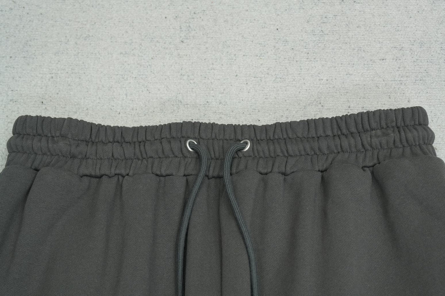 G - SWEATPANTS