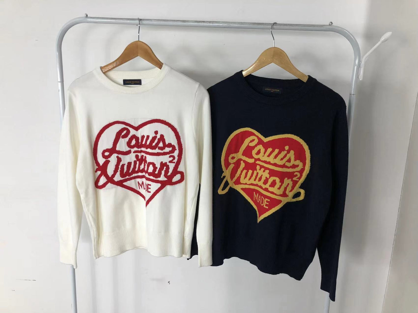 L - SWEATER