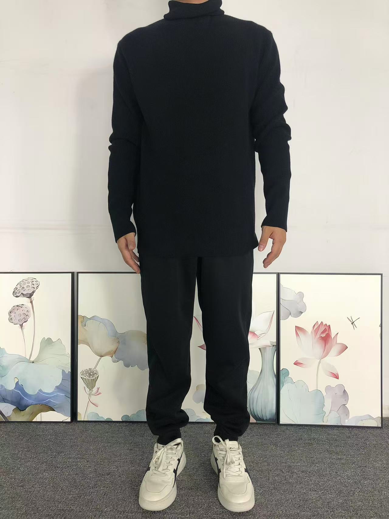 W - SWEATER