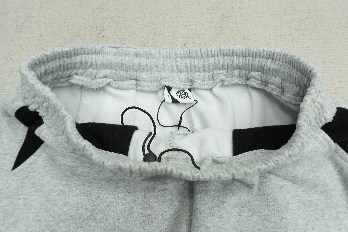 M - SWEATPANTS