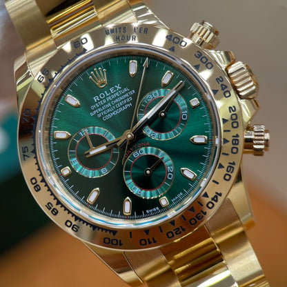 M - Watch