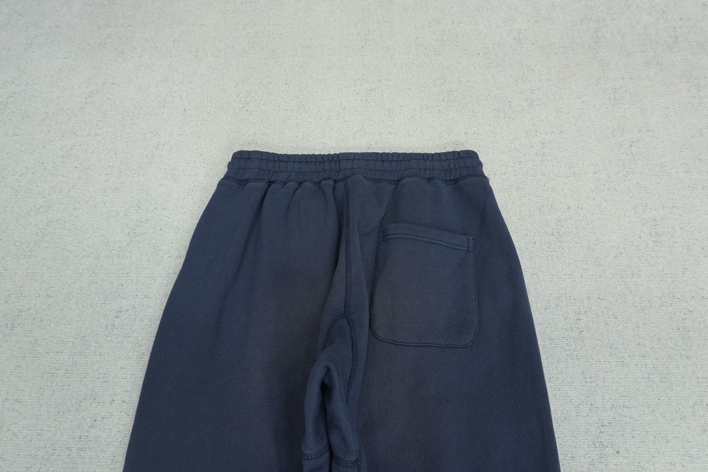 S - SWEATPANTS