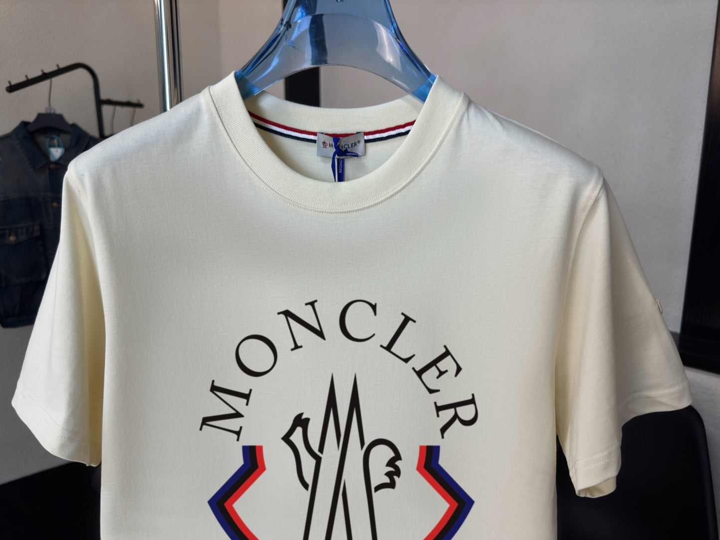 M - TSHIRT