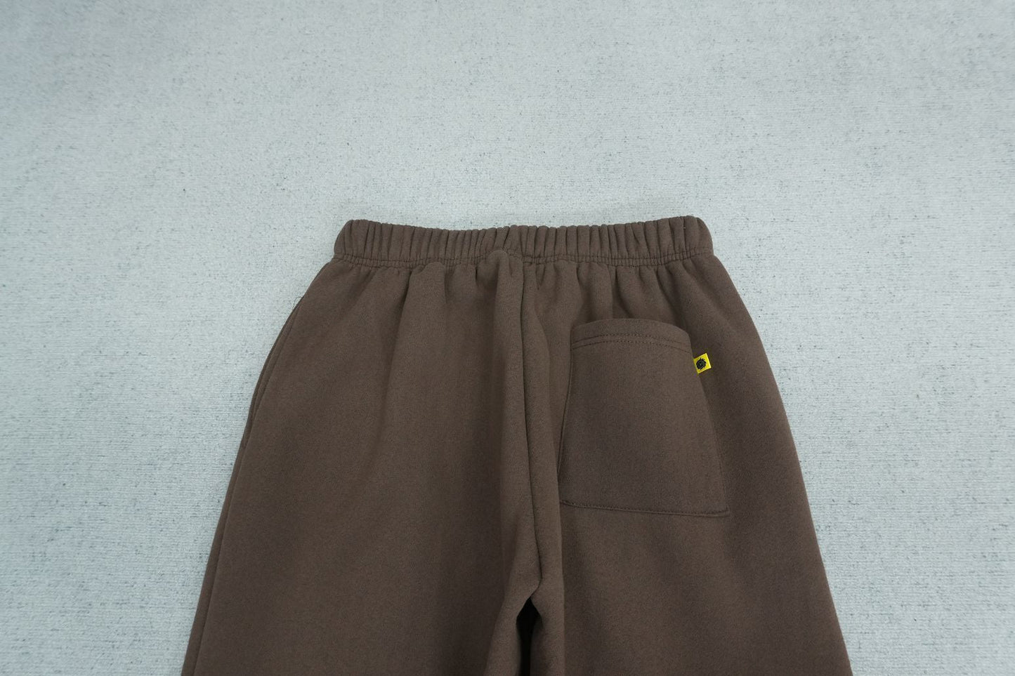 B - SWEATPANTS