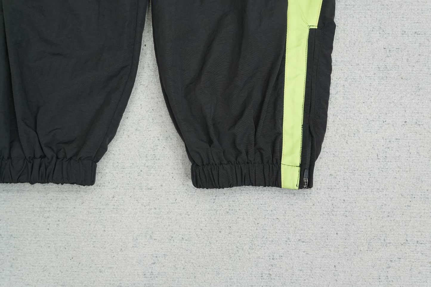 C - SWEATPANTS