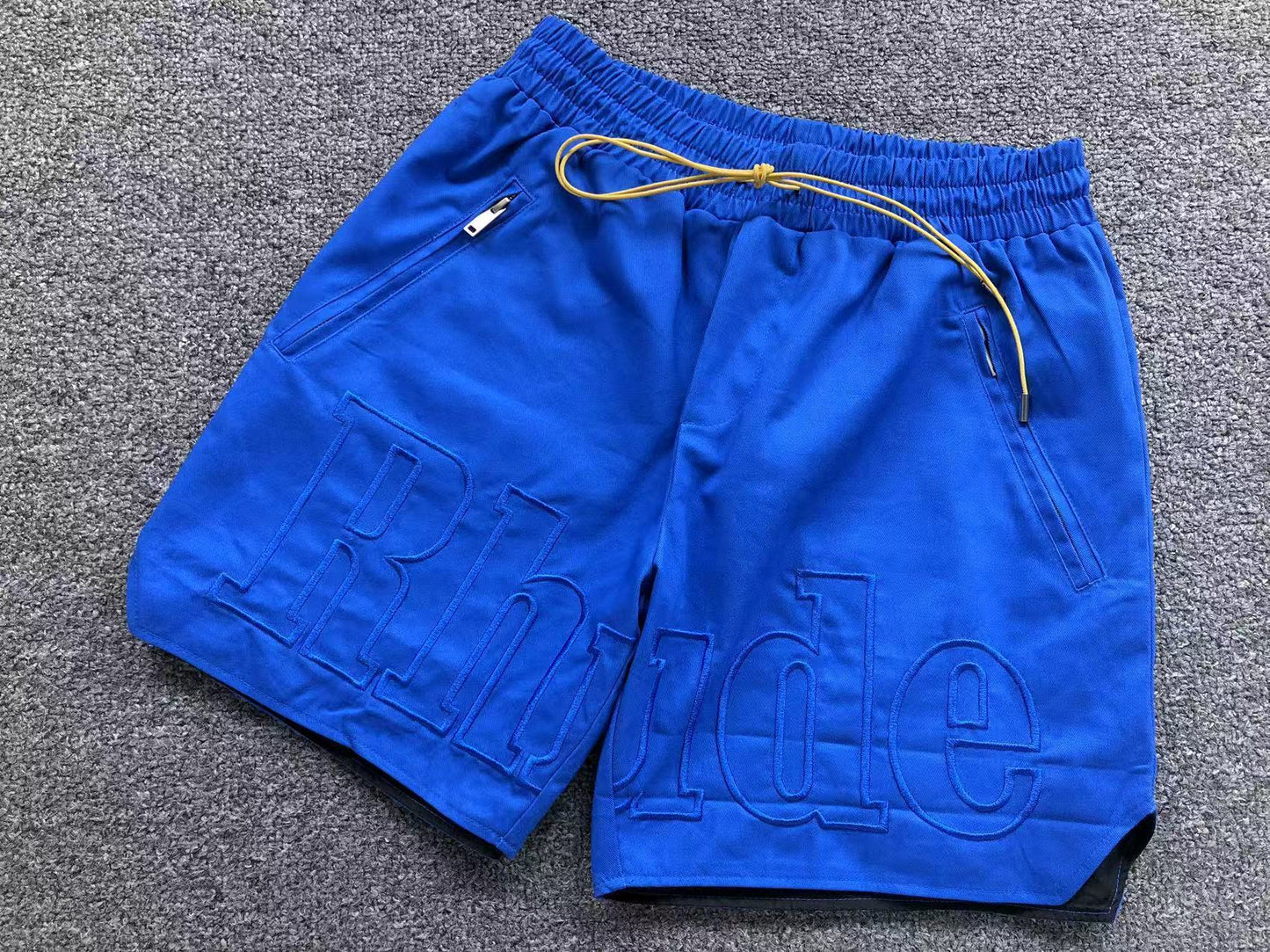 R - SHORTS