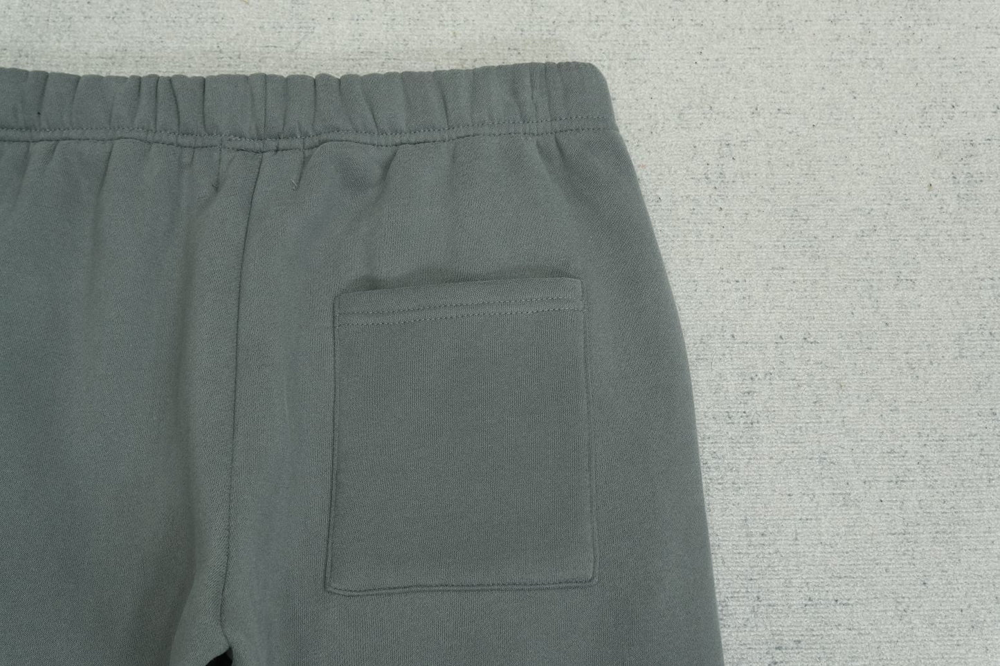 B - SWEATPANTS