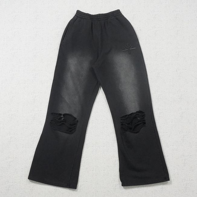 V - SWEATPANTS