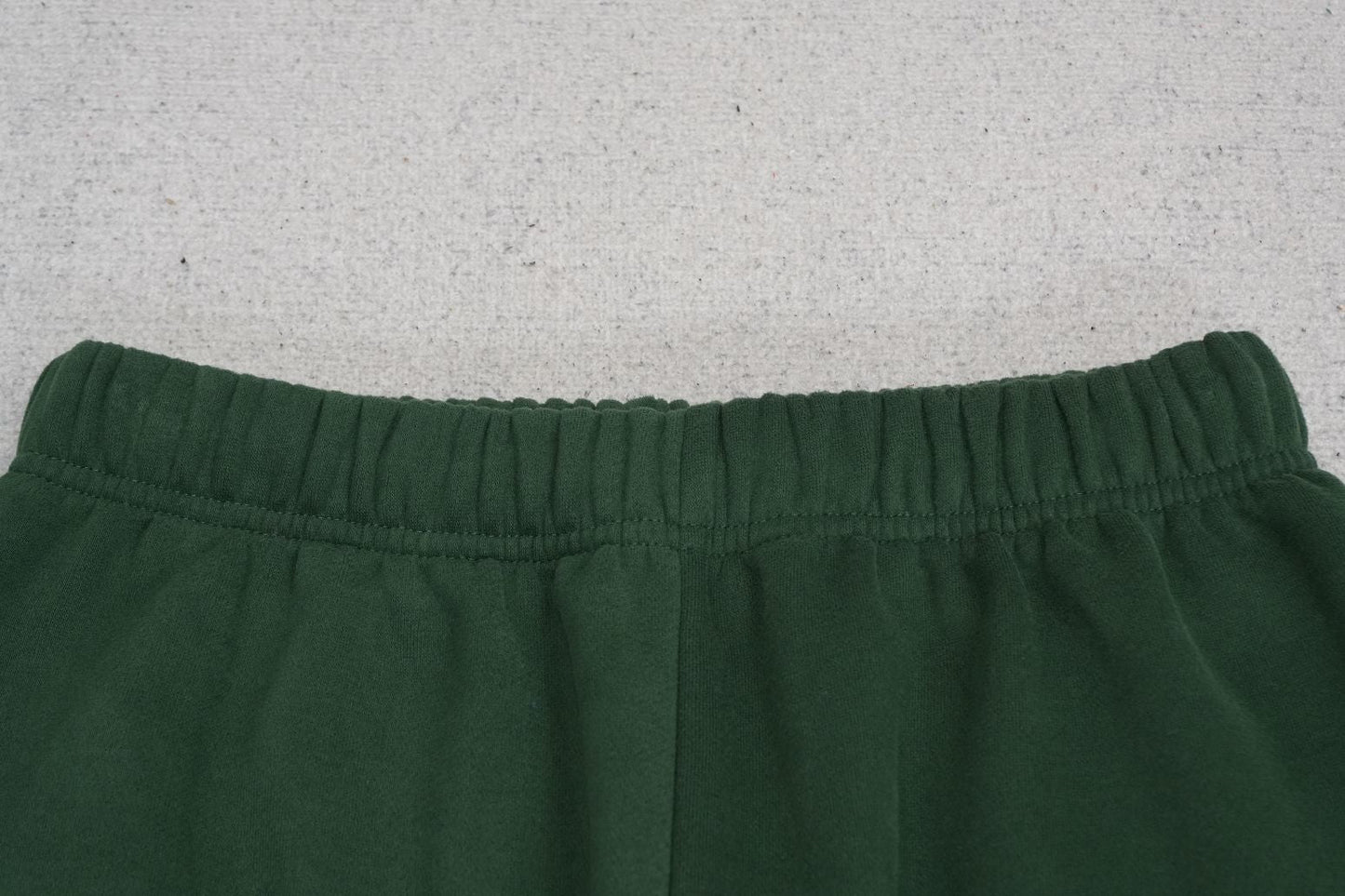 B - SWEATPANTS