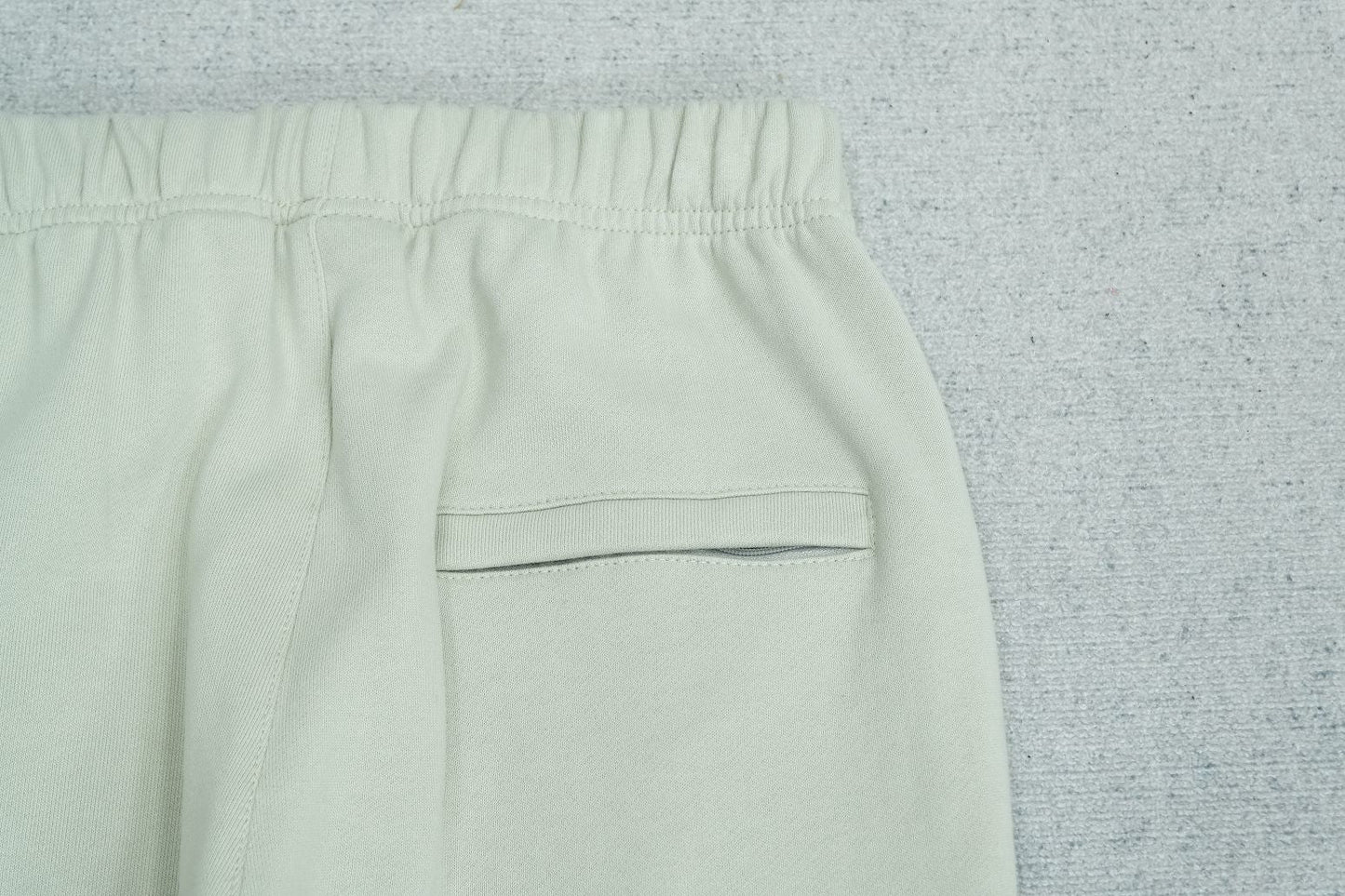C - SWEATPANTS