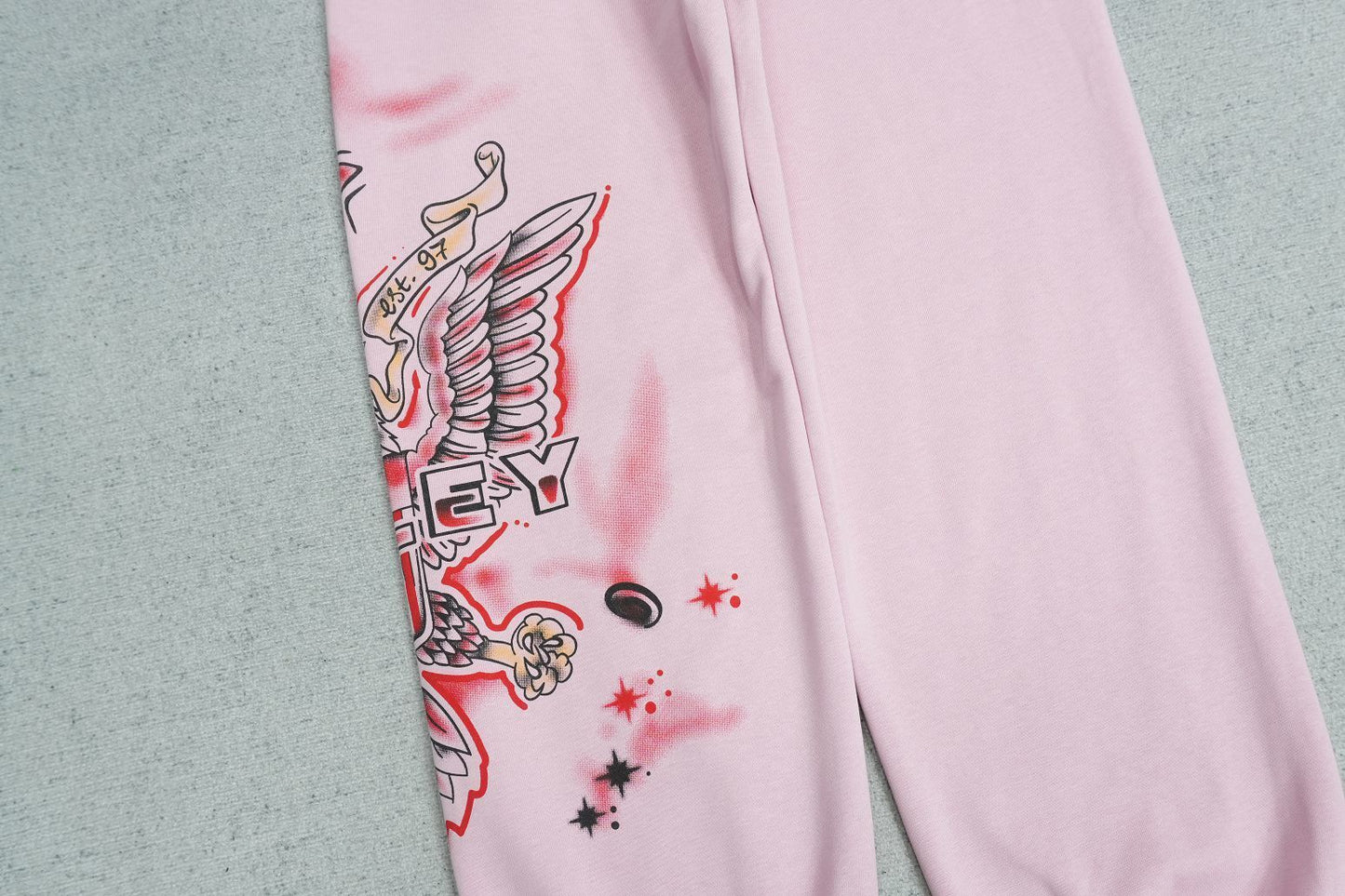 V - SWEATPANTS
