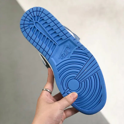 N - SNEAKERS